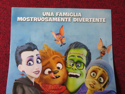 MONSTER FAMILY ITALIAN LOCANDINA (26.5"x12.5") POSTER EMILY WATSON 2017 Movie posters