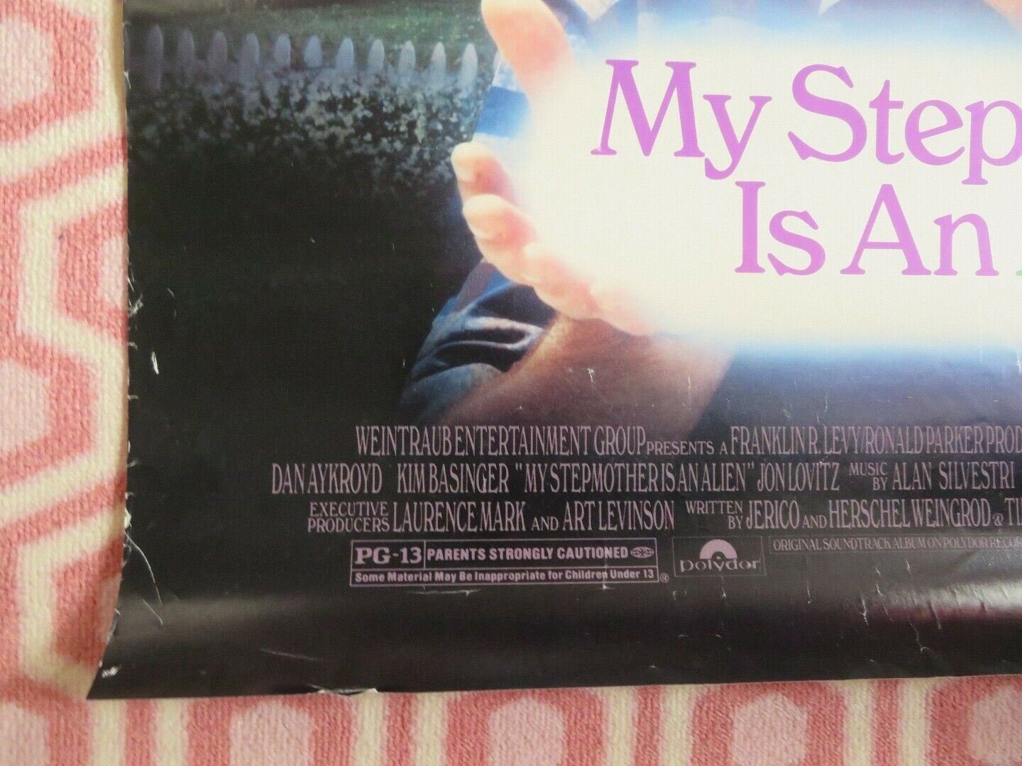 MY STEPMOTHER IS AN ALIEN ONE SHEET ROLLED POSTER DAN AYKROYD KIM BASINGER 1988 Movie posters