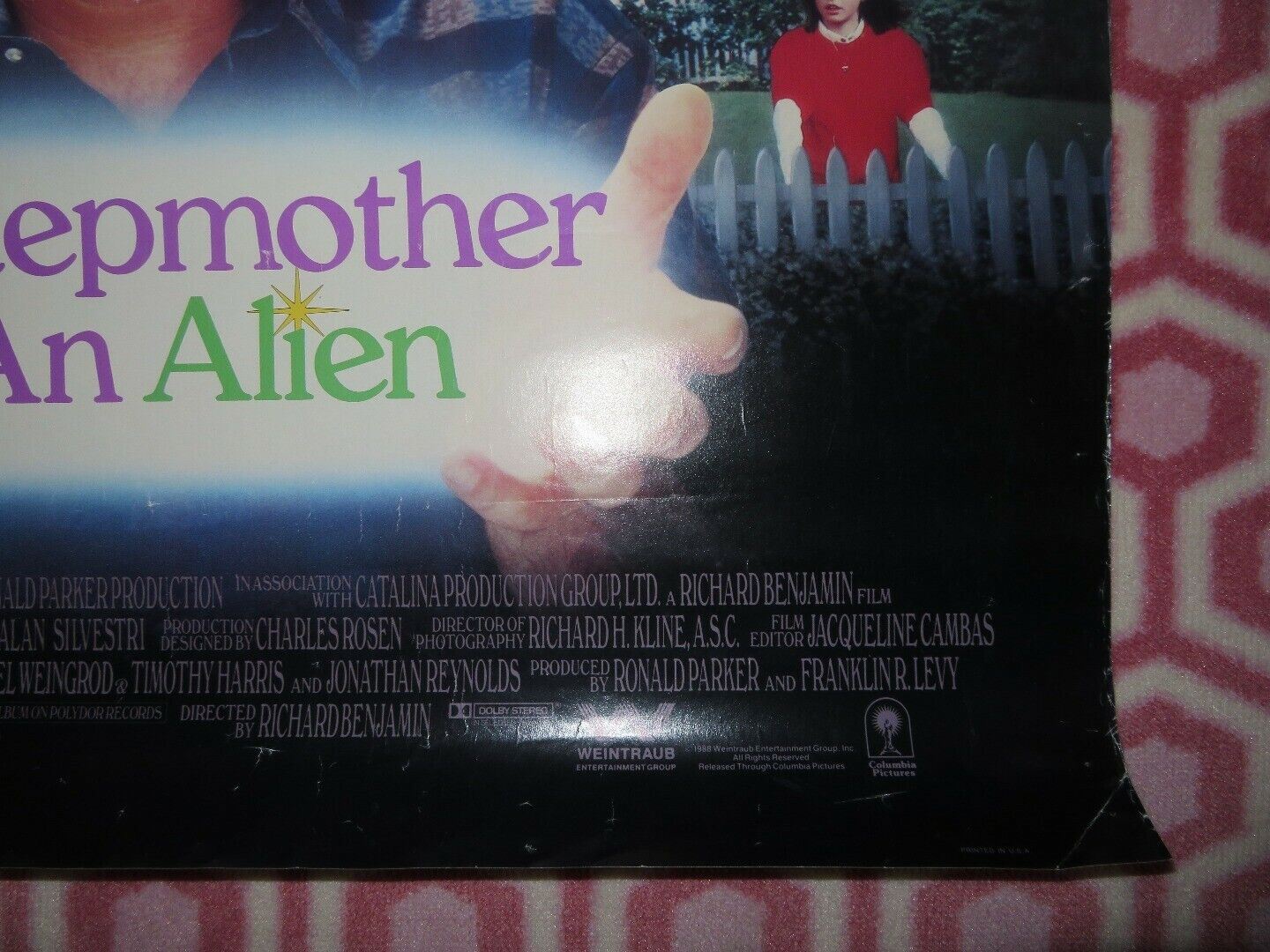 MY STEPMOTHER IS AN ALIEN ONE SHEET ROLLED POSTER DAN AYKROYD KIM BASINGER 1988 Movie posters