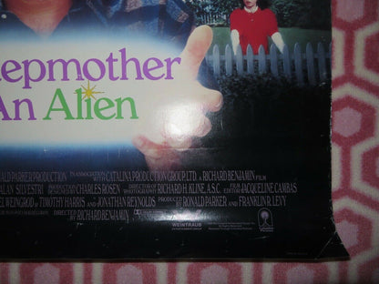 MY STEPMOTHER IS AN ALIEN ONE SHEET ROLLED POSTER DAN AYKROYD KIM BASINGER 1988 Movie posters