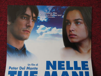 NELLE TUE MANI ITALIAN LOCANDINA (26.5"x12.5") POSTER KASIA SMUTNIAK 2007 Movie posters