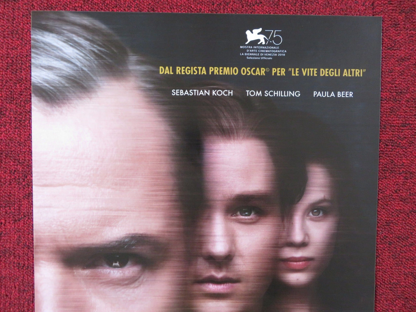 NEVER LOOK AWAY ITALIAN LOCANDINA POSTER SEBASTIAN KOCH TOM SCHILLING 2018 Rendezvous Cinema Movie posters