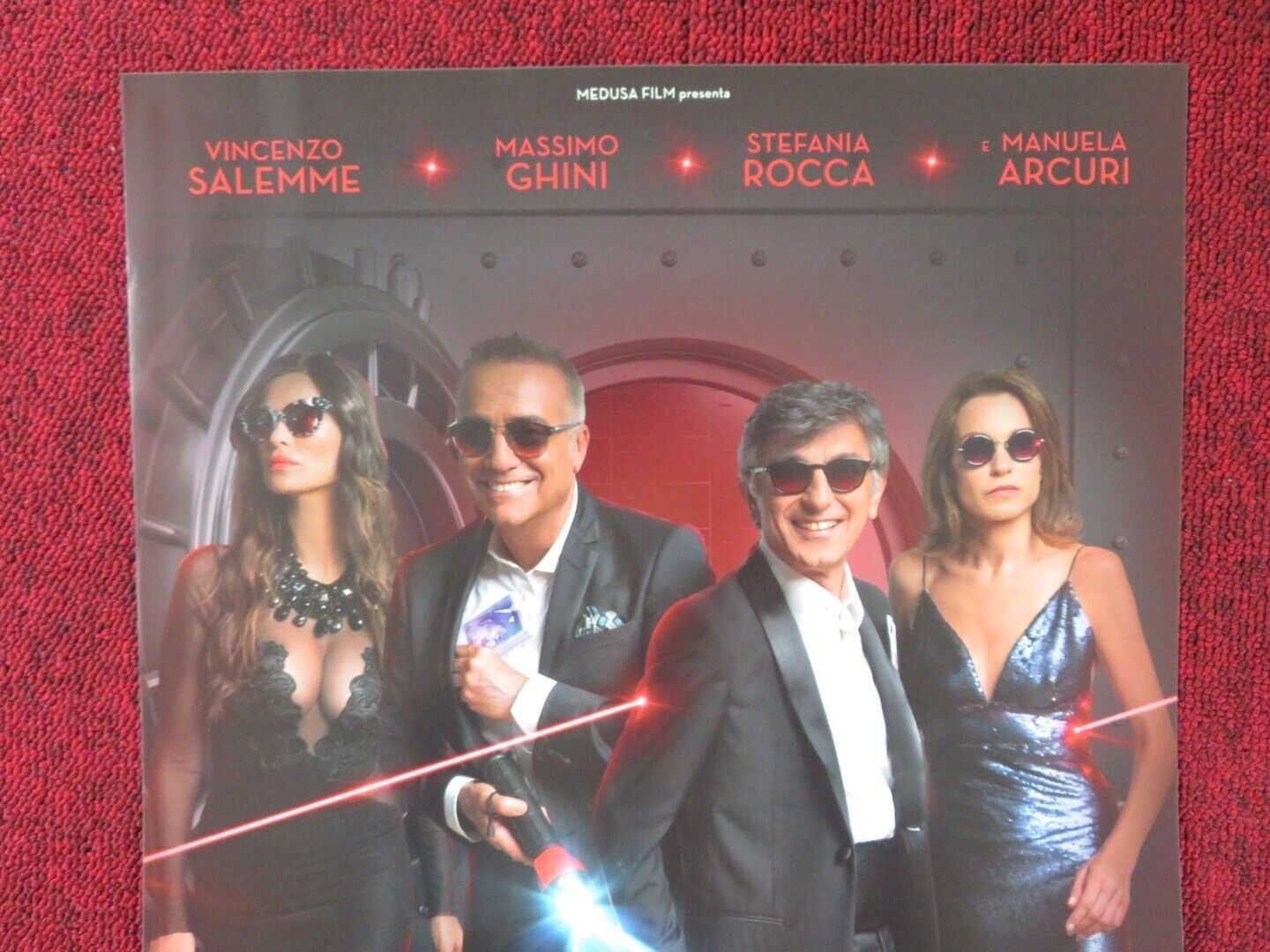 NON SI RUBA A CASA DEI LADRI ITALIAN LOCANDINA (26.5"x12.5") POSTER 2016 Movie posters