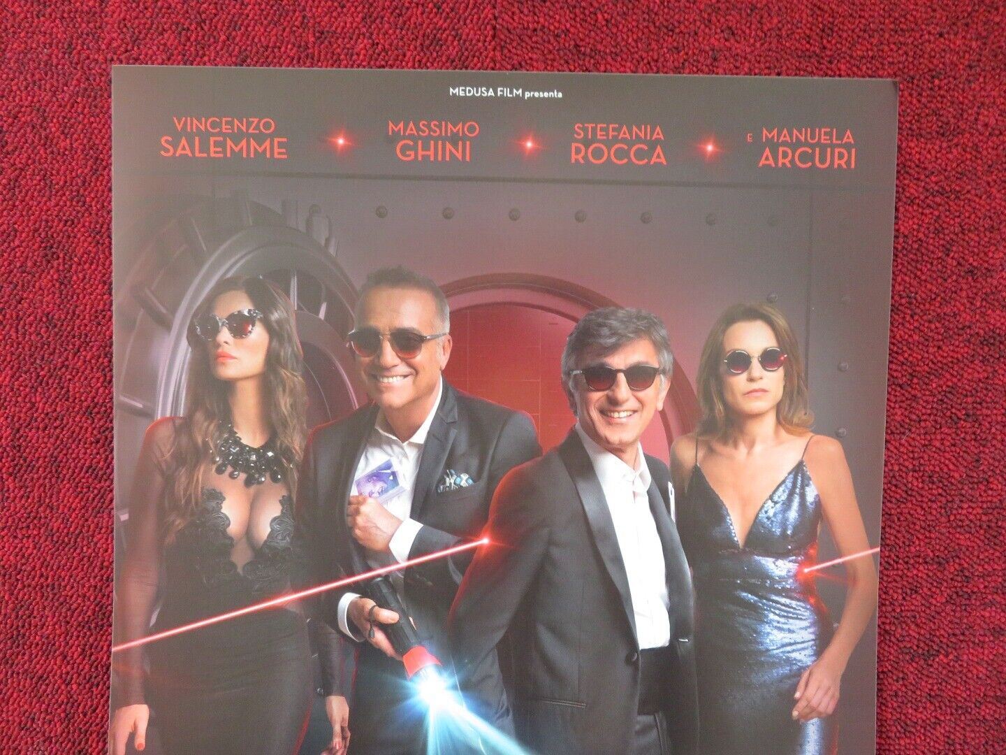 NON SI RUBA A CASA DEI LADRI ITALIAN LOCANDINA (26.5"x12.5") POSTER 2016 Rendezvous Cinema Movie posters