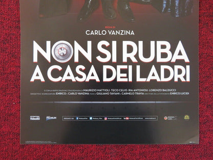 NON SI RUBA A CASA DEI LADRI ITALIAN LOCANDINA (26.5"x12.5") POSTER 2016 Rendezvous Cinema Movie posters