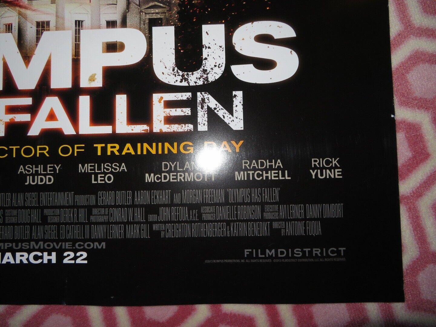 OLYMPUS HAS FALLEN US ONE SHEET ROLLED POSTER GERARD BUTLER MORGAN FREEMAN 2013 - Rendezvous Cinema