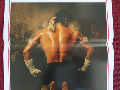 ONGBAK NATO PER COMBATTERE ITALIAN LOCANDINA (27.5"x13") POSTER P PINKAEW 2003 - Rendezvous Cinema