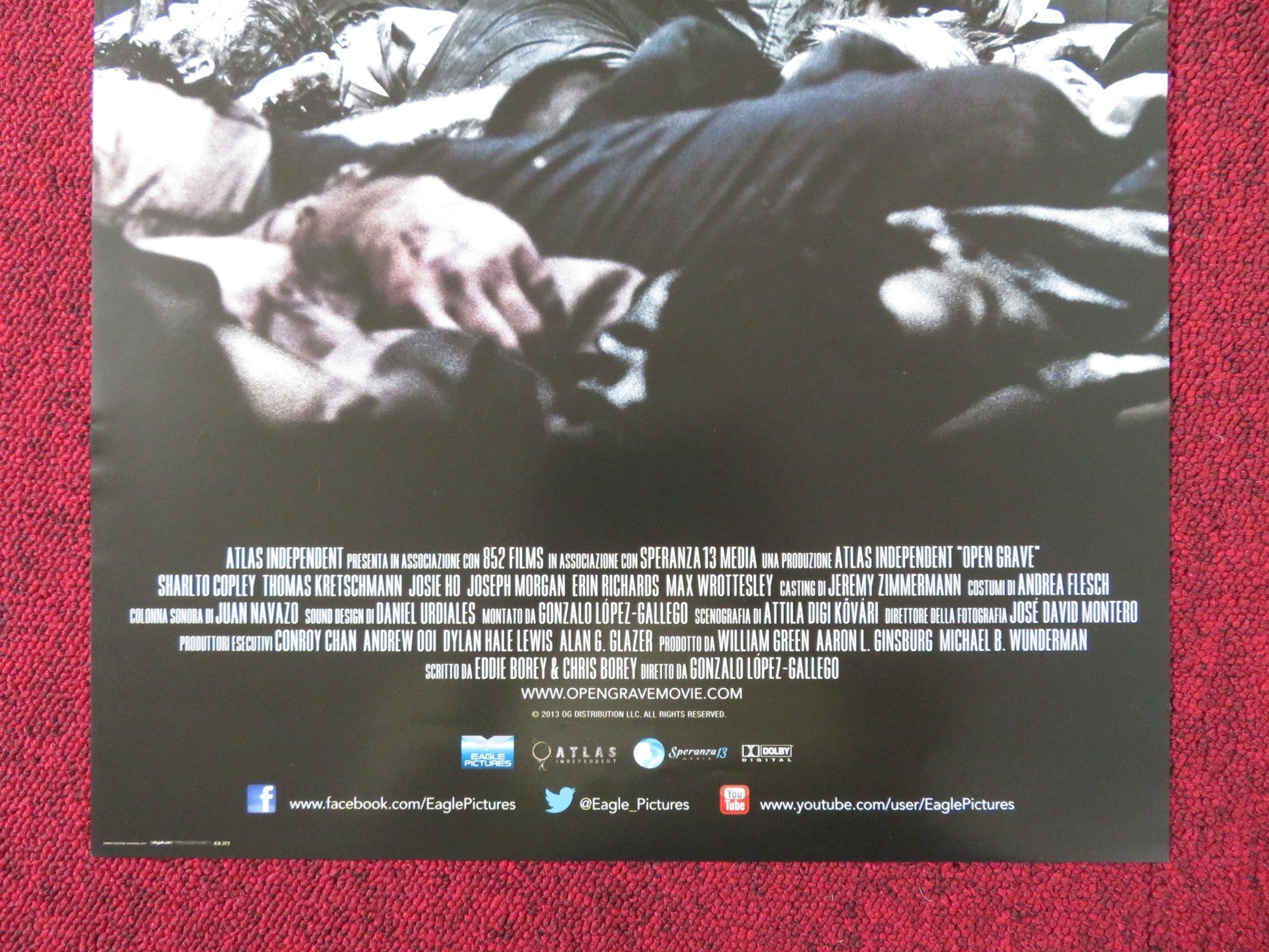 OPEN GRAVE ITALIAN LOCANDINA POSTER SHARLTO COPLEY THOMAS KRETSCHMANN 2013 Rendezvous Cinema Movie posters