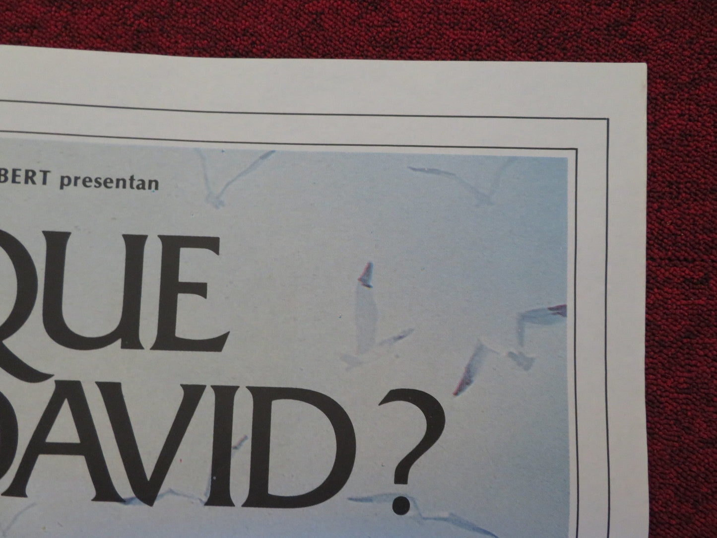 QU'EST - CE QUI FAIT COURIR DAVID FOLDED SPANISH POSTER CHARLES AZNAVOUR 1982 Rendezvous Cinema Movie posters