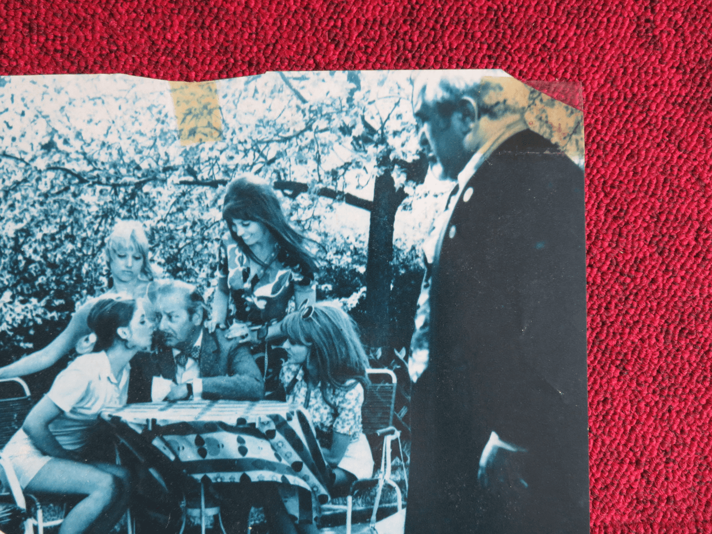 REPORTAGE DI GIOVANI MODELLE IN UN ATELIER SVEDESE ITALIAN FOTOBUSTA POSTER 1970 Rendezvous Cinema Movie posters