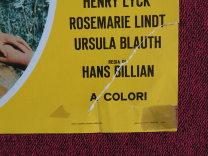 REPORTAGE DI GIOVANI MODELLE IN UN ATELIER SVEDESE ITALIAN FOTOBUSTA POSTER 1970 Rendezvous Cinema Movie posters