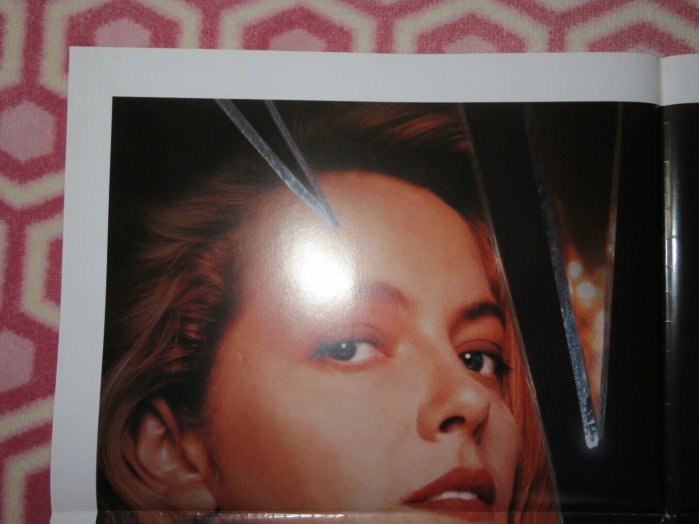 SHATERED US ONE SHEET POSTER TOM BERENGER BOB HOSKINS 1991 Movie posters