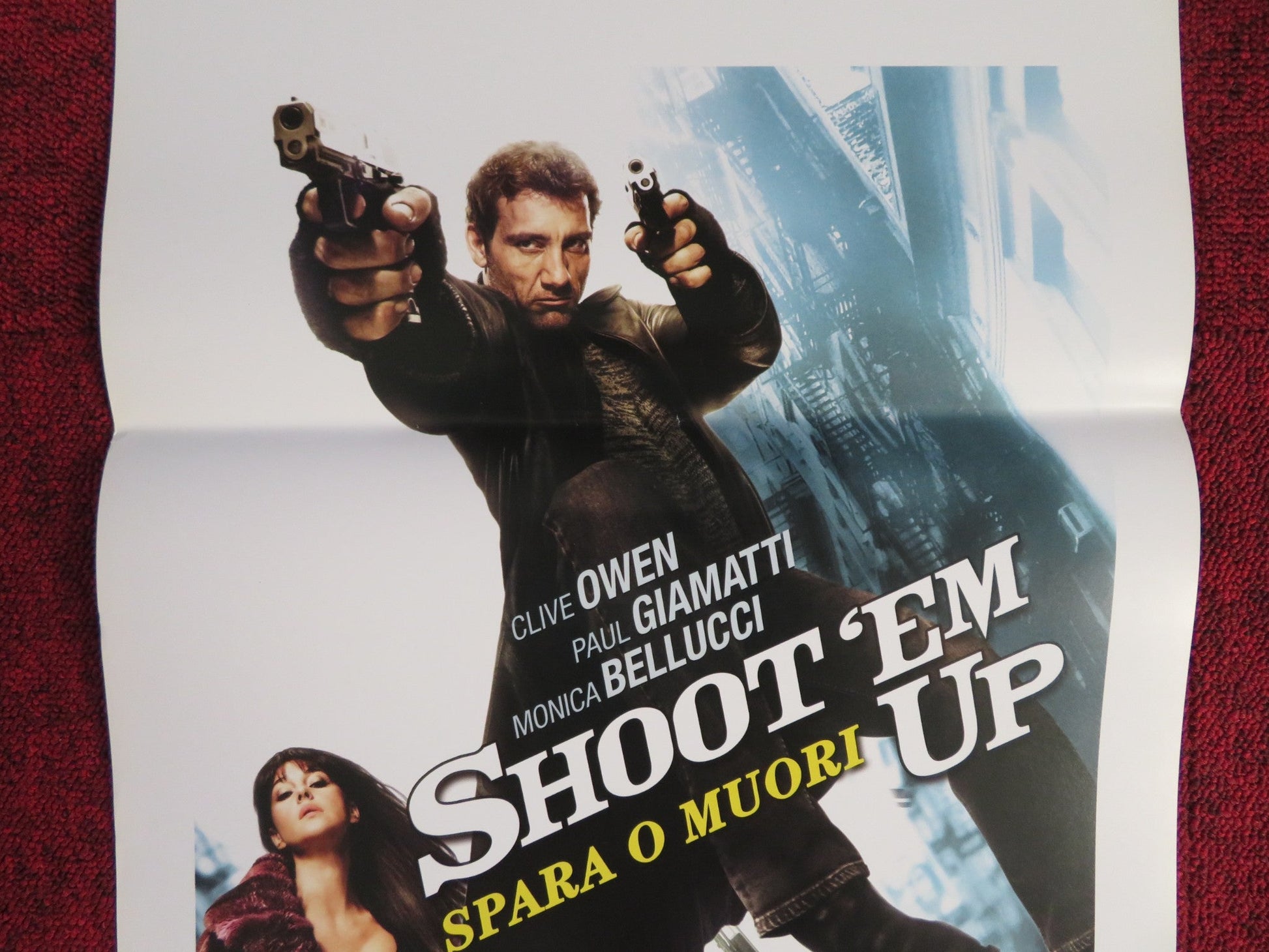 SHOOT 'EM UP ITALIAN LOCANDINA POSTER CLIVE OWEN PAUL GIAMATTI 2007 Rendezvous Cinema Movie posters