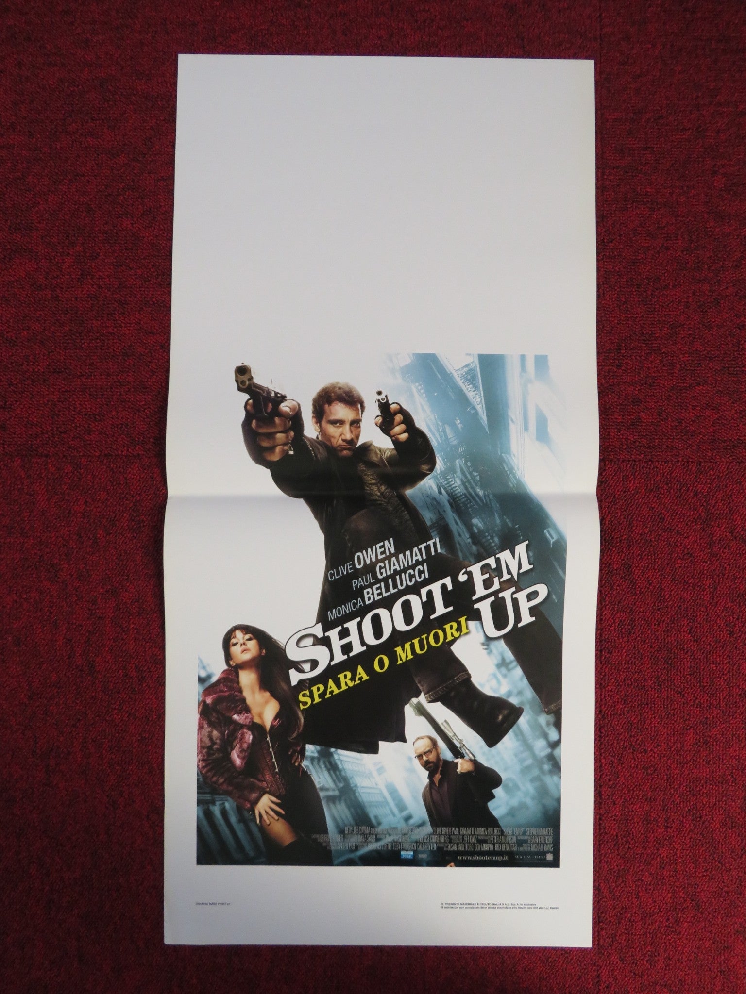 SHOOT 'EM UP ITALIAN LOCANDINA POSTER CLIVE OWEN PAUL GIAMATTI 2007 Rendezvous Cinema Movie posters