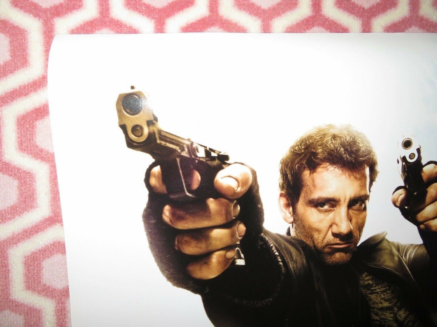 SHOOT EM' UP US ROLLED POSTER CLIVE OWEN PAUL GIAMATTI 2007 Movie posters