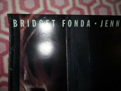 SINGLE WHITE FEMALE US ONE SHEET ROLLED POSTER BRIDGET FONDA 1992 - Rendezvous Cinema