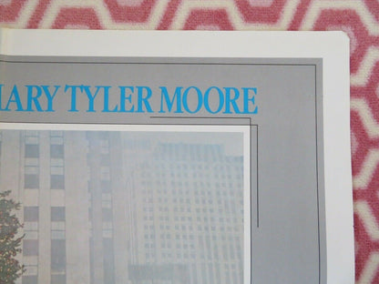 SIX WEEKS US ONE SHEET POSTER DUDLEY MOORE MARY TYLER MOORE 1982 Movie posters