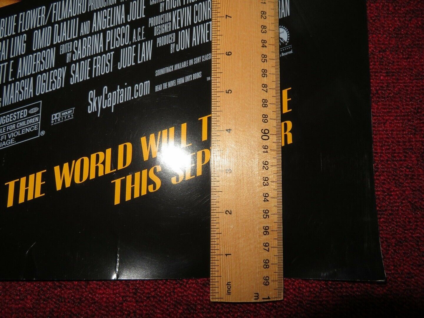 SKY CAPTAIN AND THE WORLD OF TOMORROW US ONE SHEET ROLLED POSTER JUDE LAW 2004 Movie posters