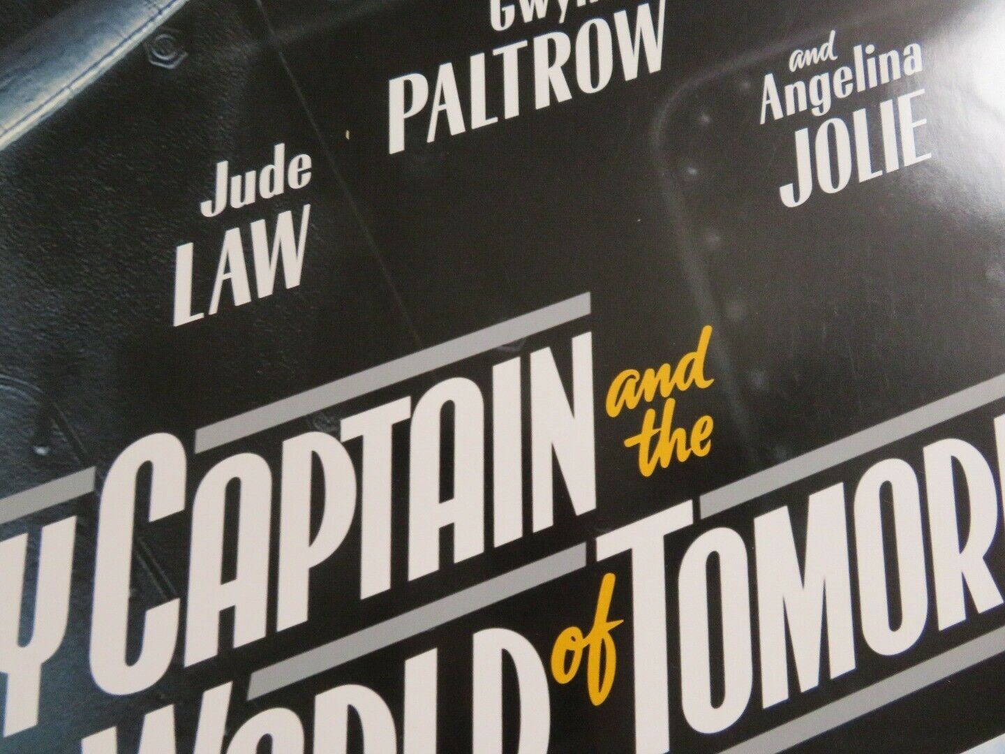 SKY CAPTAIN AND THE WORLD OF TOMORROW US ONE SHEET ROLLED POSTER JUDE LAW 2004 Movie posters