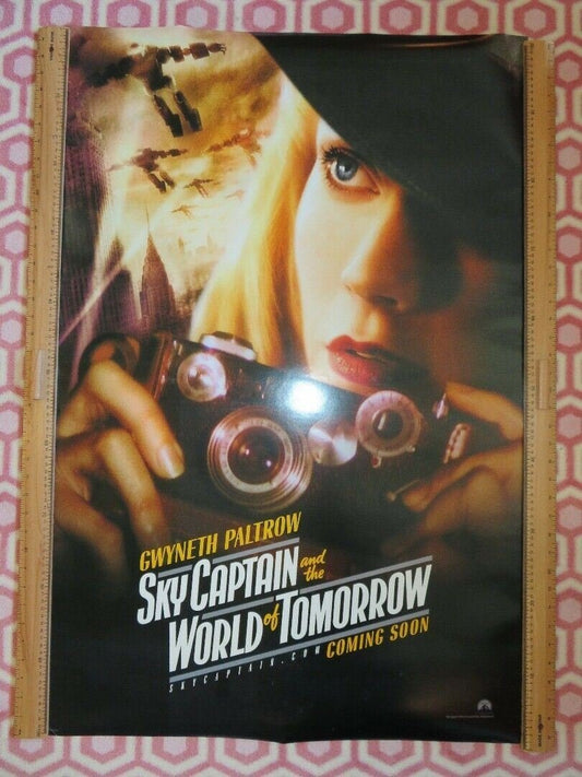 SKY CAPTAIN AND THE WORLD OF TOMORROW US ROLLED POSTER GWYNETH PLATROW 2004 Rendezvous Cinema Movie posters