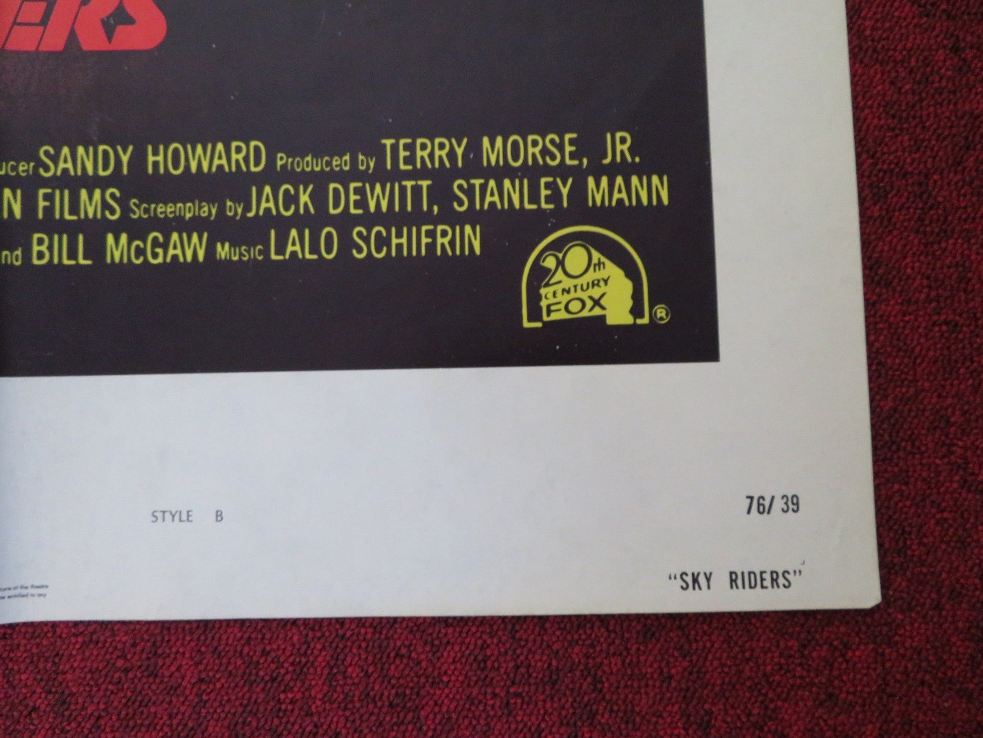 SKY RIDERS FOLDED US ONE SHEET POSTER JAMES COBURN SUSANNAH YORK 1976 Rendezvous Cinema Movie posters