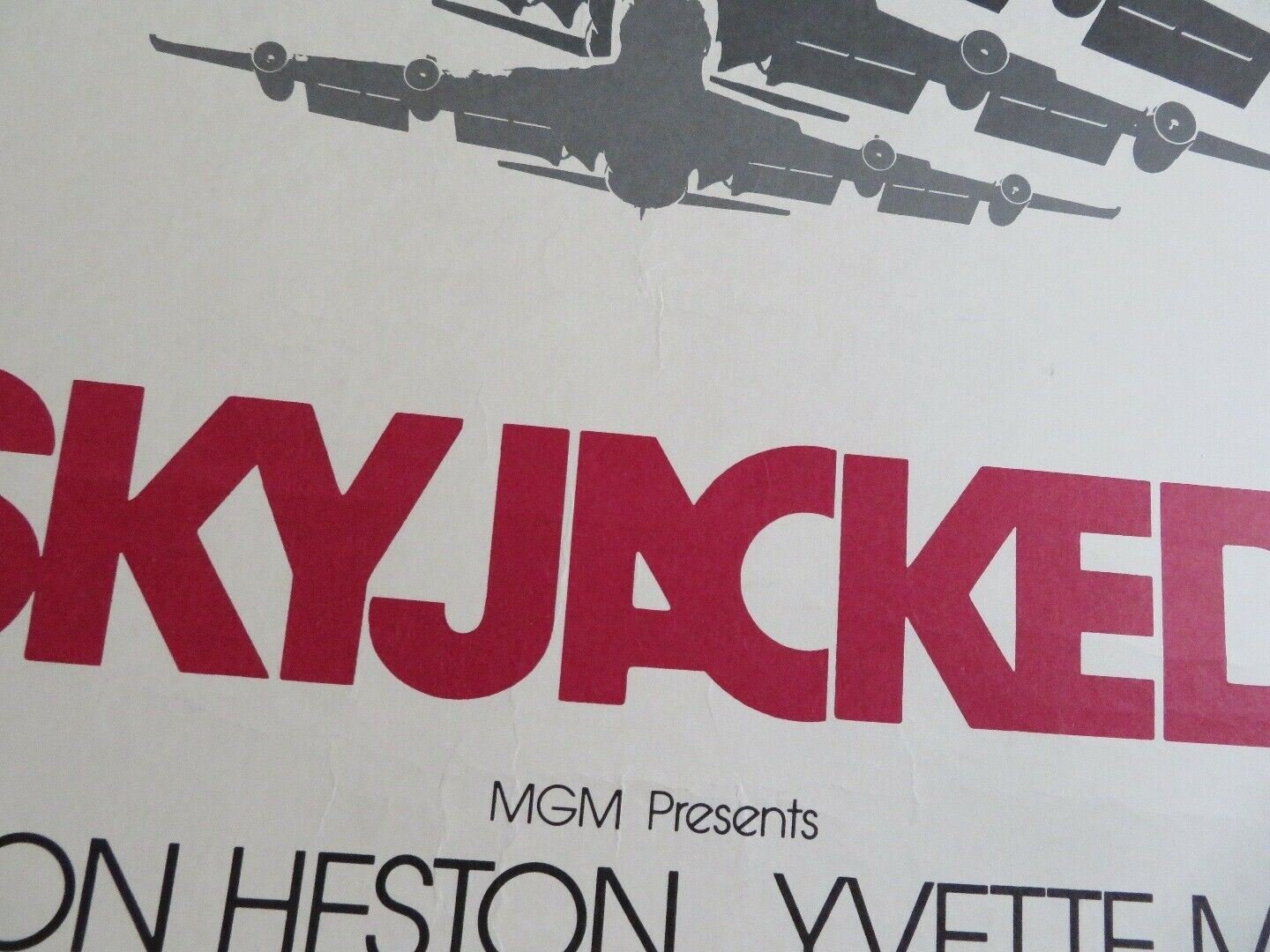 SKYJACKED 30"x 40" ON CARD ROLLED POSTER CHARLTON HESTON YVETTE MIMIEUX 1972 Movie posters
