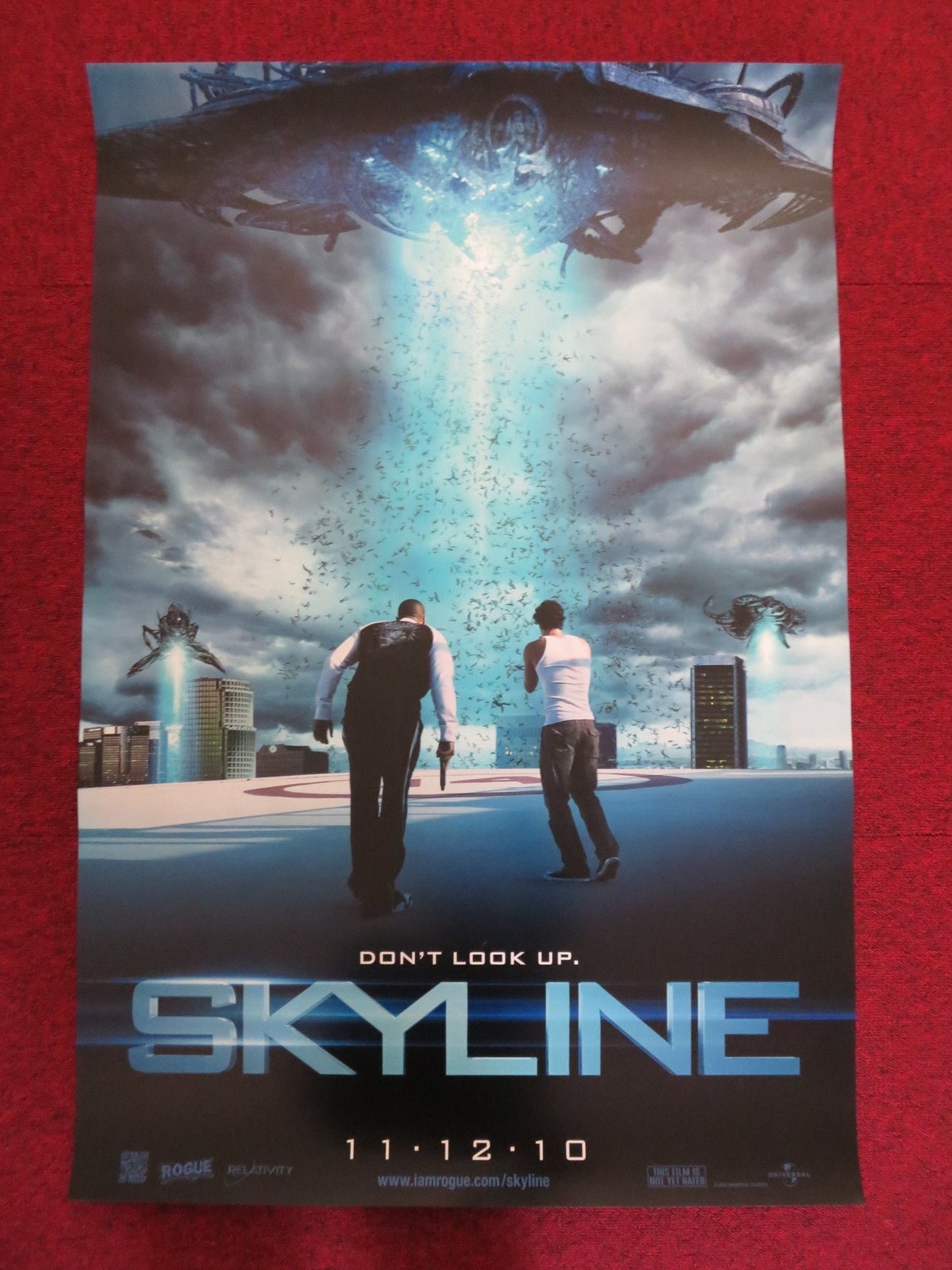 SKYLINE - B US ONE SHEET ROLLED POSTER ERIC BALFOUR SCOTTIE THOMPSON 2010 Rendezvous Cinema Movie posters