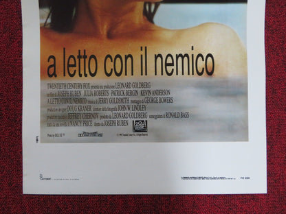 SLEEPING WITH THE ENEMY ITALIAN LOCANDINA POSTER JULIA ROBERTS P. BERGIN 1991 Rendezvous Cinema Movie posters