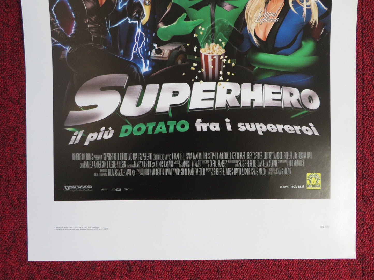 SUPERHERO MOVIE ITALIAN LOCANDINA POSTER LESLIE NIELSEN KEVIN HART 2008 Rendezvous Cinema Movie posters