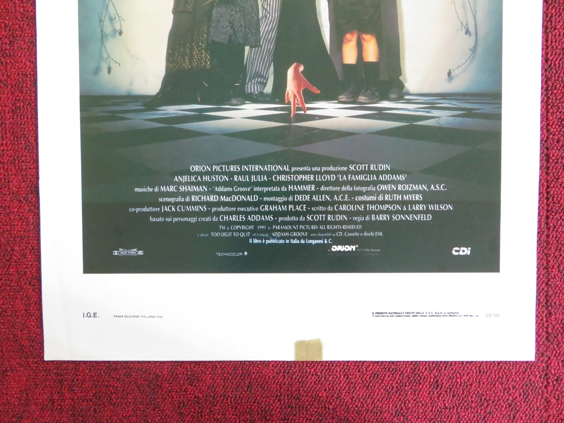 THE ADDAMS FAMILY ITALIAN LOCANDINA POSTER ANJELICA HOUSTON RAUL JULIA 1992 Rendezvous Cinema Movie posters