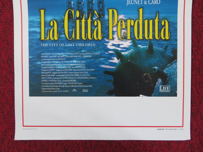 THE CITY OF LOST CHILDREN ITALIAN LOCANDINA POSTER RON PERLMAN D. EMILFORK 1998 Rendezvous Cinema Movie posters