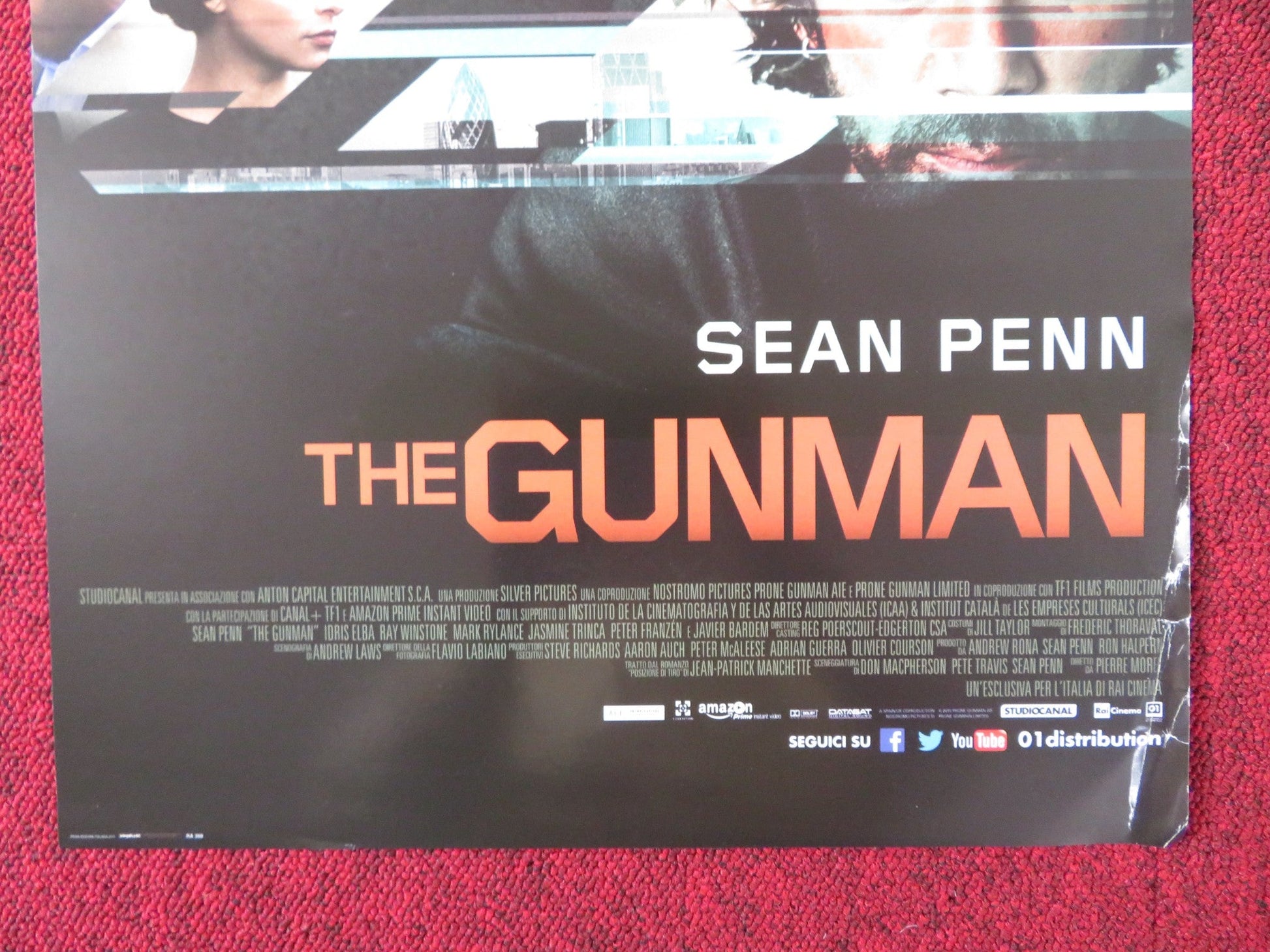 THE GUNMAN ITALIAN LOCANDINA POSTER SEAN PENN JAVIER BARDEM 2015 Rendezvous Cinema Movie posters