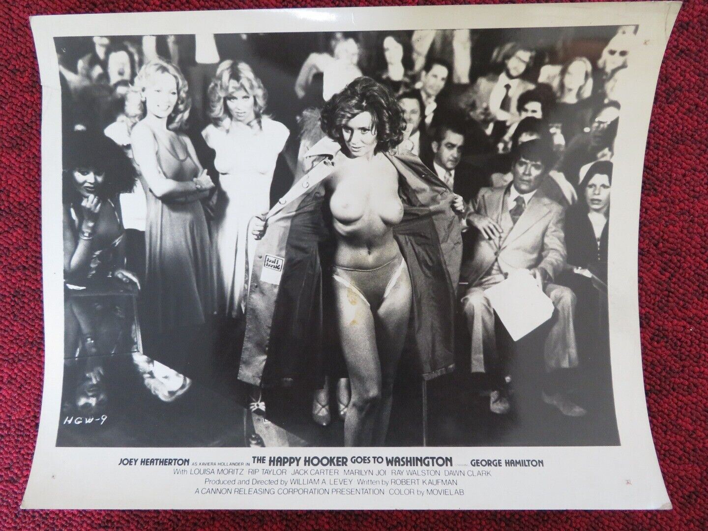 THE HAPPY HOOKER GOES TO WASHINGTON - B LOBBY CARD GEORGE HAMILTON J. HEATHERTON Rendezvous Cinema Movie posters