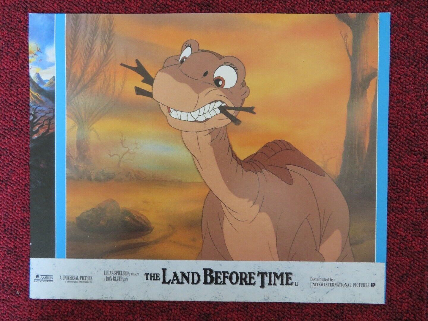 THE LAND BEFORE TIME - G LOBBY CARD LUCAS SPIELBERG 1988 Rendezvous Cinema Movie posters