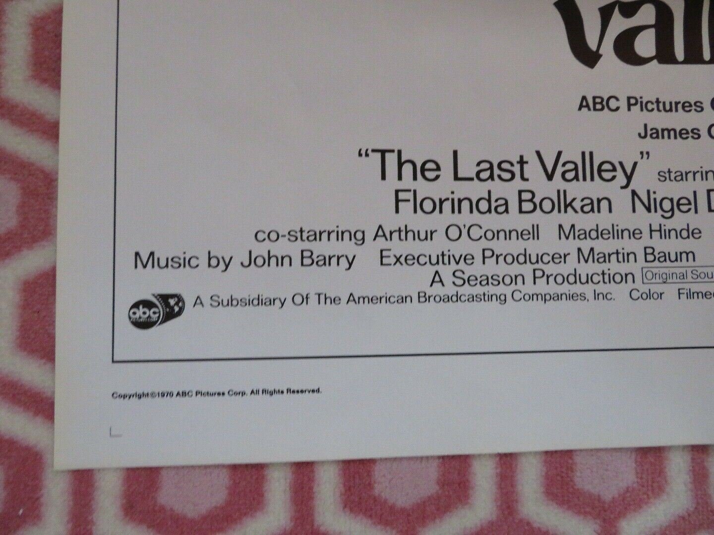 THE LAST VALLEY STYLE A US ONE SHEET POSTER MICHAEL CAINE OMAR SHARIF 1970 Movie posters