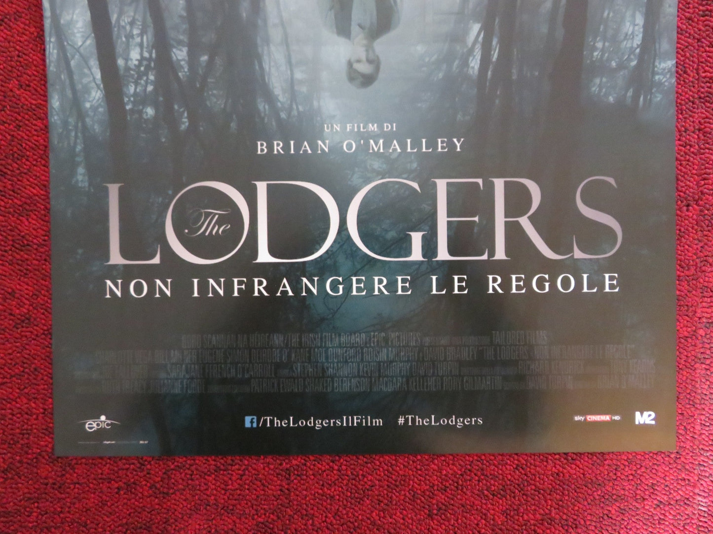 THE LODGERS ITALIAN LOCANDINA POSTER CHARLOTTE VEGA BILL MILNER 2017 Rendezvous Cinema Movie posters