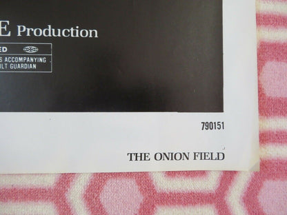 THE ONION FIELD US ONE SHEET (27" x 41") POSTER JAMES WOOD JOHN SAVAGE 1979 Movie posters