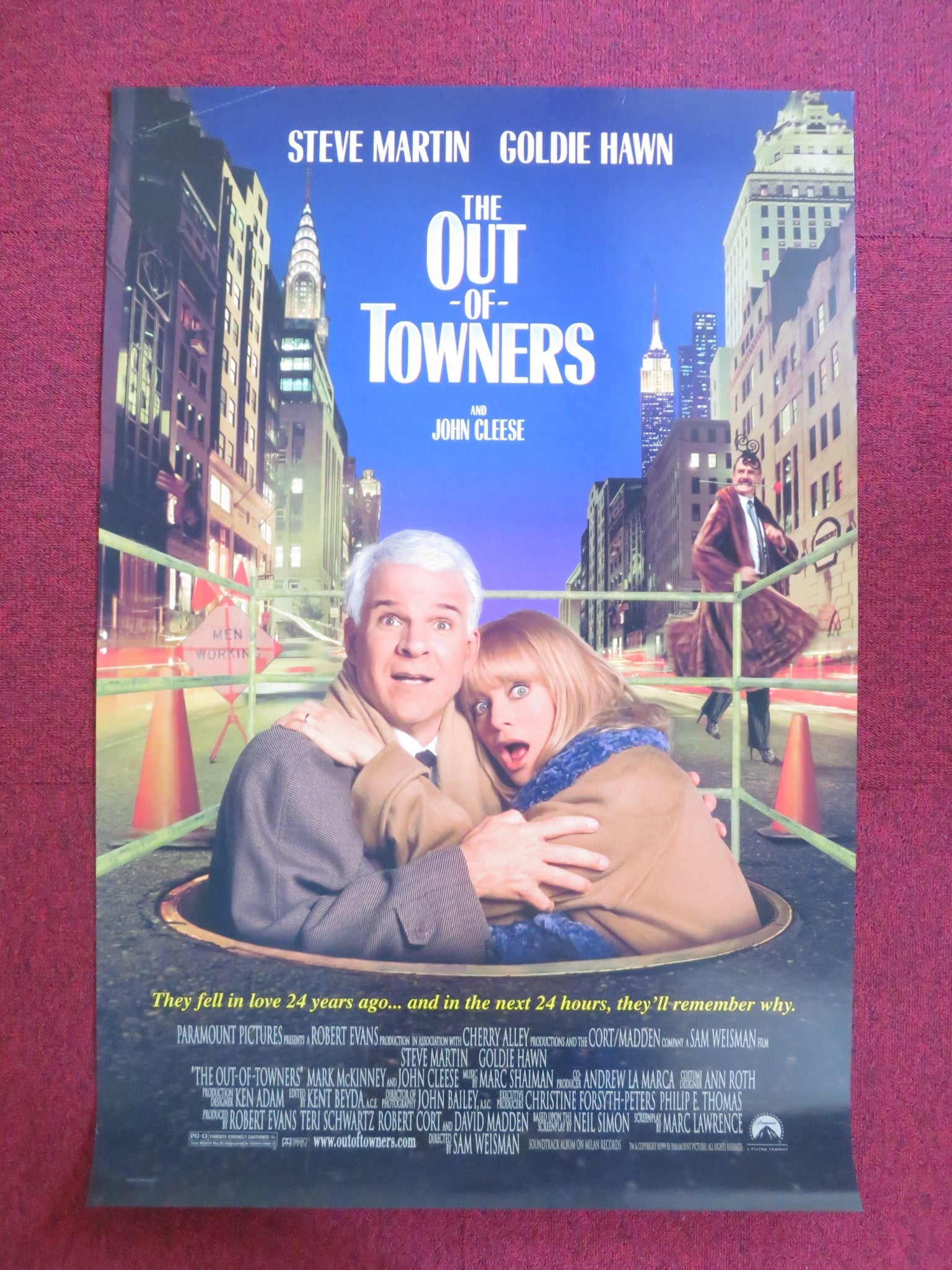 THE OUT OF TOWNERS US ONE SHEET ROLLED POSTER STEVE MARTIN GOLDIE HAWN 1999 Rendezvous Cinema Movie posters