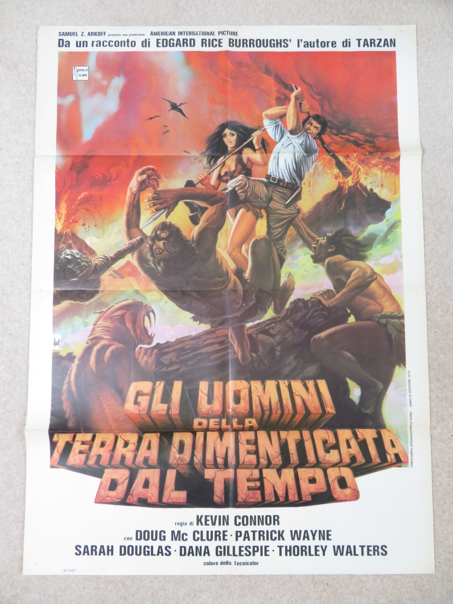 THE PEOPLE THAT TIME FORGOT ITALIAN 2 FOGLIO POSTER P. WAYNE D. MCCLURE 1977 Rendezvous Cinema Movie posters