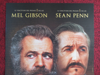 THE PROFESSOR AND THE MADMAN ITALIAN LOCANDINA POSTER MEL GIBSON SEAN PENN 2019 Rendezvous Cinema Movie posters