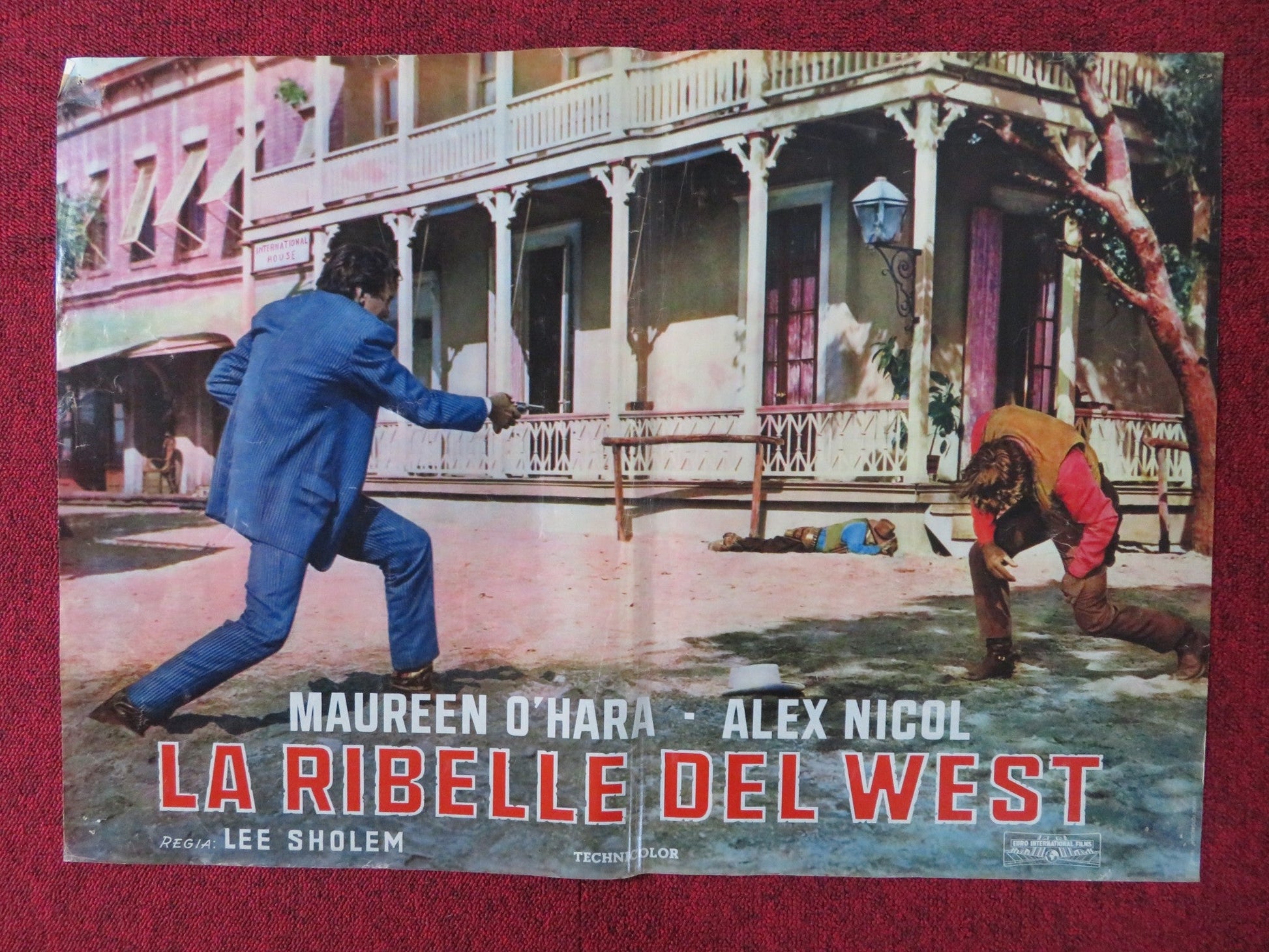 THE REDHEAD FROM WYOMING - A ITALIAN FOTOBUSTA POSTER MAUREEN O'HARA 1953 Rendezvous Cinema Movie posters