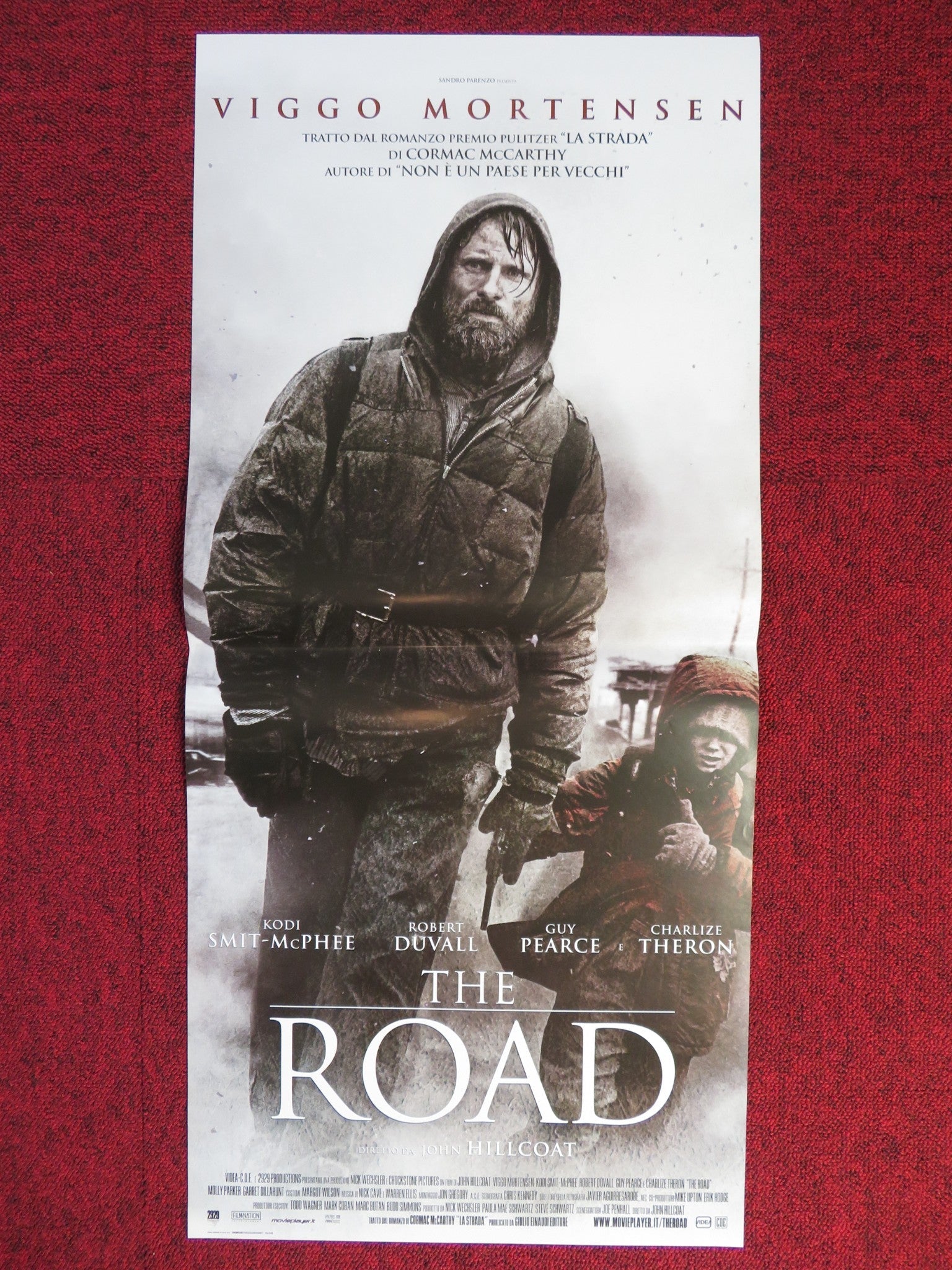 THE ROAD ITALIAN LOCANDINA POSTER VIGGO MORTENSEN KODI SMIT - MCPHEE 2009 Rendezvous Cinema Movie posters