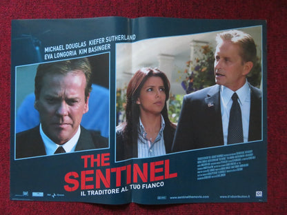 THE SENTINEL - A ITALIAN FOTOBUSTA POSTER MICHAEL DOUGLAS KIEFER SUTHERLAND 2006 Rendezvous Cinema Movie posters