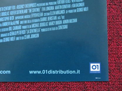 THE SENTINEL - A ITALIAN FOTOBUSTA POSTER MICHAEL DOUGLAS KIEFER SUTHERLAND 2006 Rendezvous Cinema Movie posters