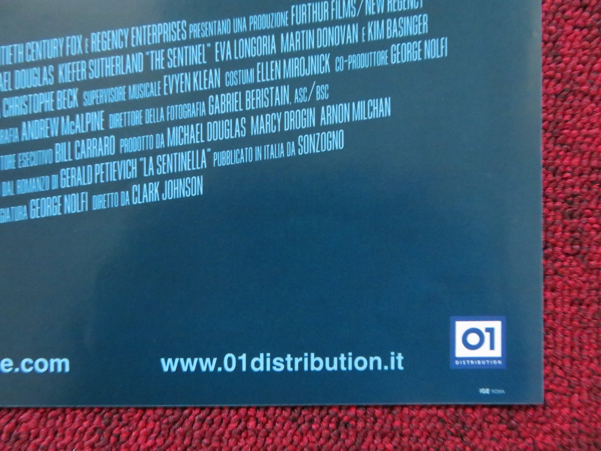 THE SENTINEL - B ITALIAN FOTOBUSTA POSTER MICHAEL DOUGLAS KIEFER SUTHERLAND 2006 Rendezvous Cinema Movie posters