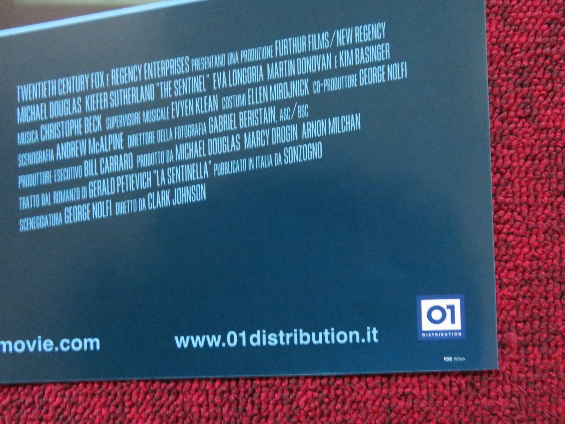 THE SENTINEL - D ITALIAN FOTOBUSTA POSTER MICHAEL DOUGLAS KIEFER SUTHERLAND 2006 Rendezvous Cinema Movie posters