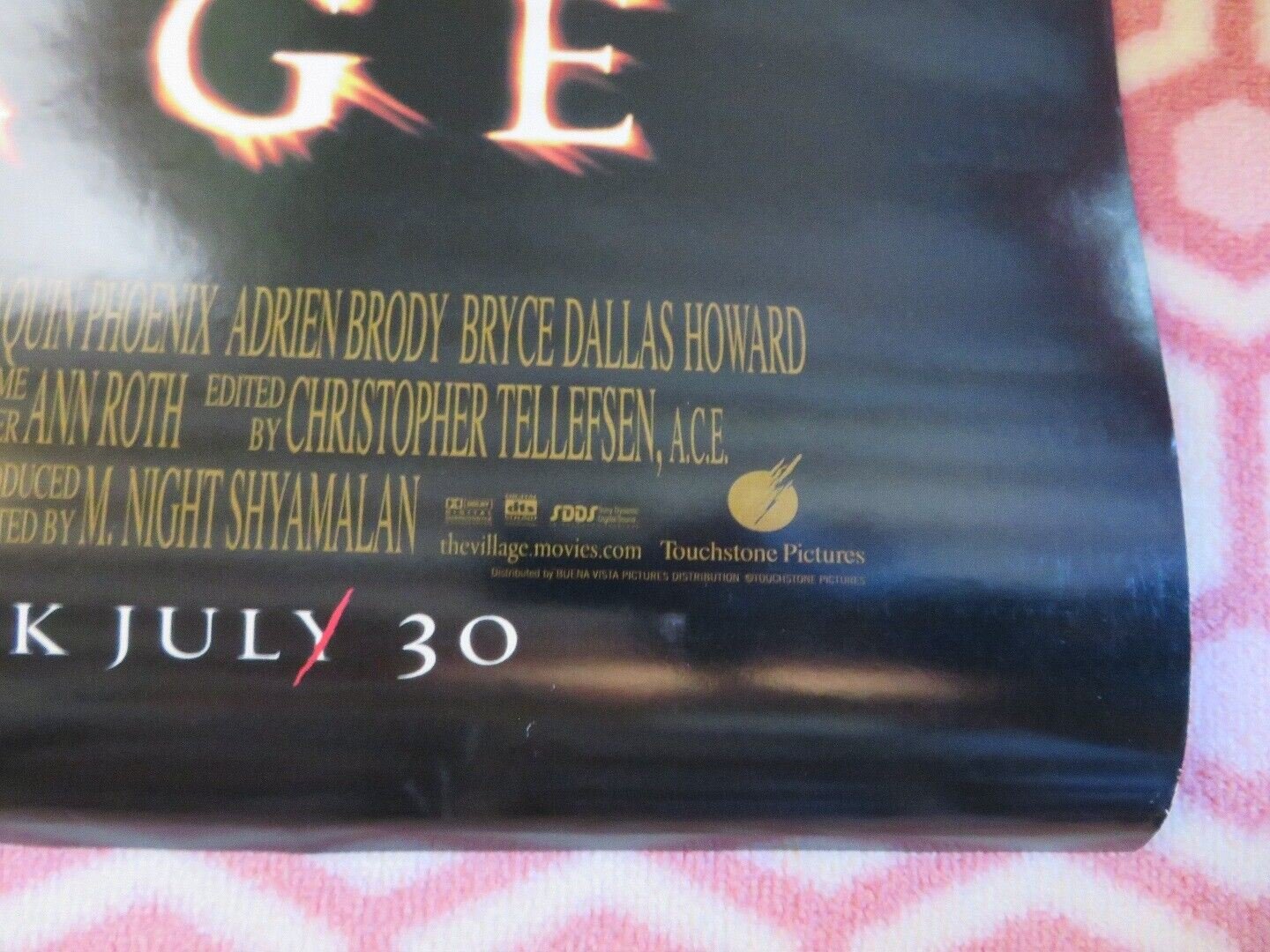 THE VILLAGE US ROLLED POSTER JOAQUIN PHOENIX M. NIGHT SHYAMALAN 2004 Movie posters