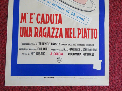 THERE'S A GIRL IN MY SOUP ITALIAN LOCANDINA (27.5"x13") POSTER P. SELLERS 1971 Movie posters