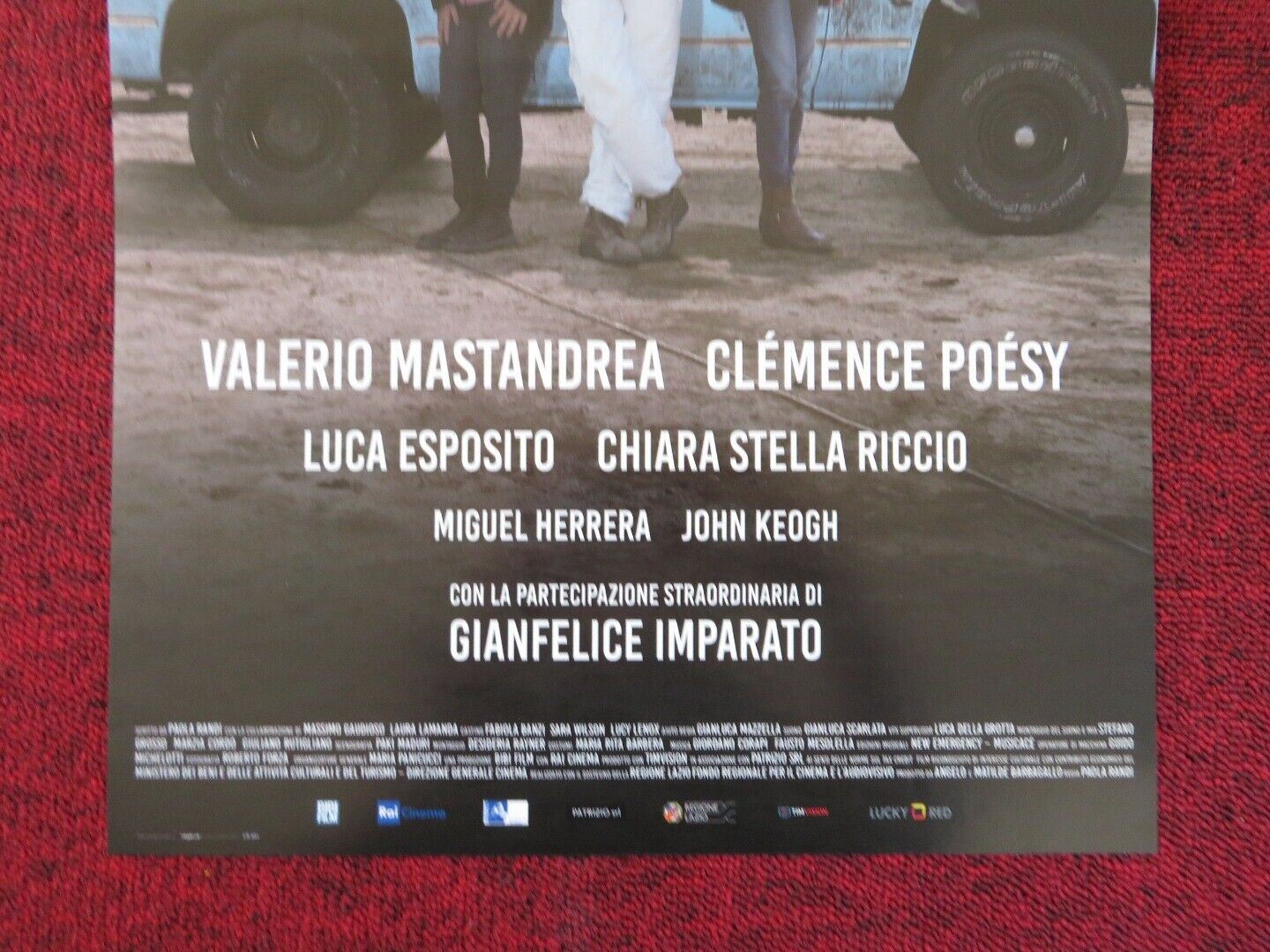 TITO E GLI ALIENI ITALIAN LOCANDINA (26.5"x12.5") POSTER VALERIO MASTANDREA 2017 Rendezvous Cinema Movie posters