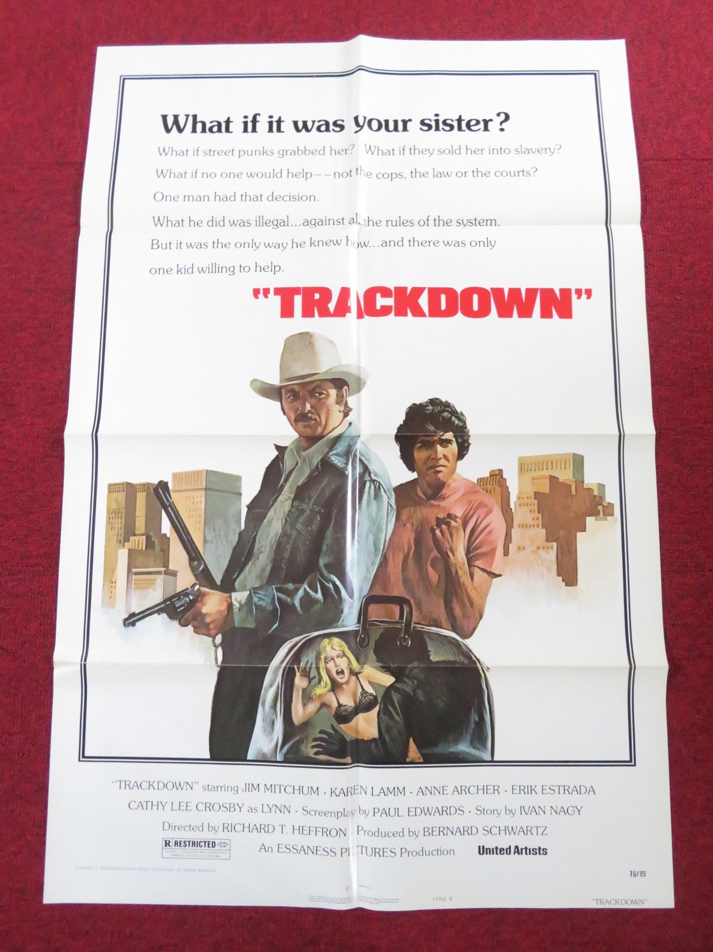 TRACKDOWN - STYLE B FOLDED US ONE SHEET POSTER JAMES MITCHUM KAREN LAMM 1976 Rendezvous Cinema Movie posters